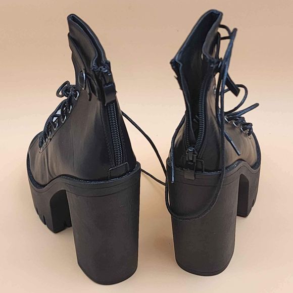 🖤Goth 🖤inspired black chunky heels Woman's shoes. Size 8.5 Euro 39👠👠 - Picture 3 of 7